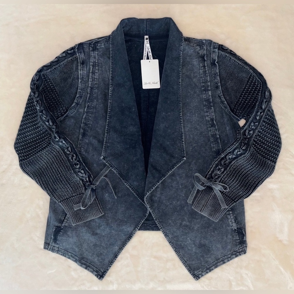 NWT Leo & Nicole Long Sleeve Knitted Fold Hem Jacket w/Pockets bib